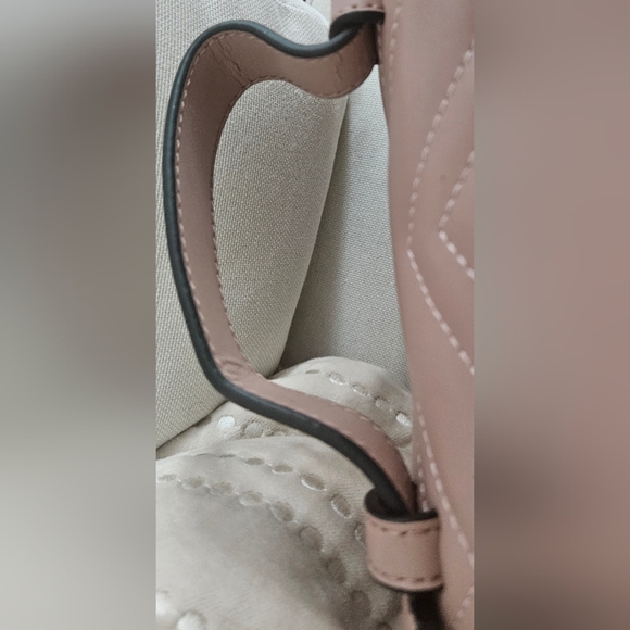 🌟New Large Blush Pink Quilted Handbag with Gold Accents🌟 - Picture 11 of 12